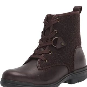 UGG  size 9 Brown Lace-Up Ankle Boots